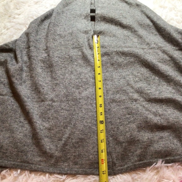 Elegant Gray Women's Poncho - Picture 12 of 15